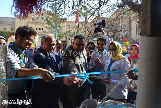 صورة رئيس جامعة الإسكندرية يفتتح المعرض الكشفى السنوى